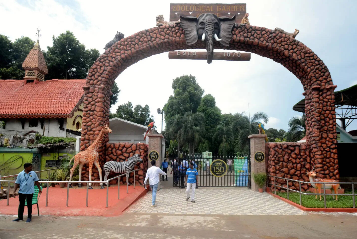 Alipore zoo shifts animals to night shelters, keeps monitoring team, vets on standby