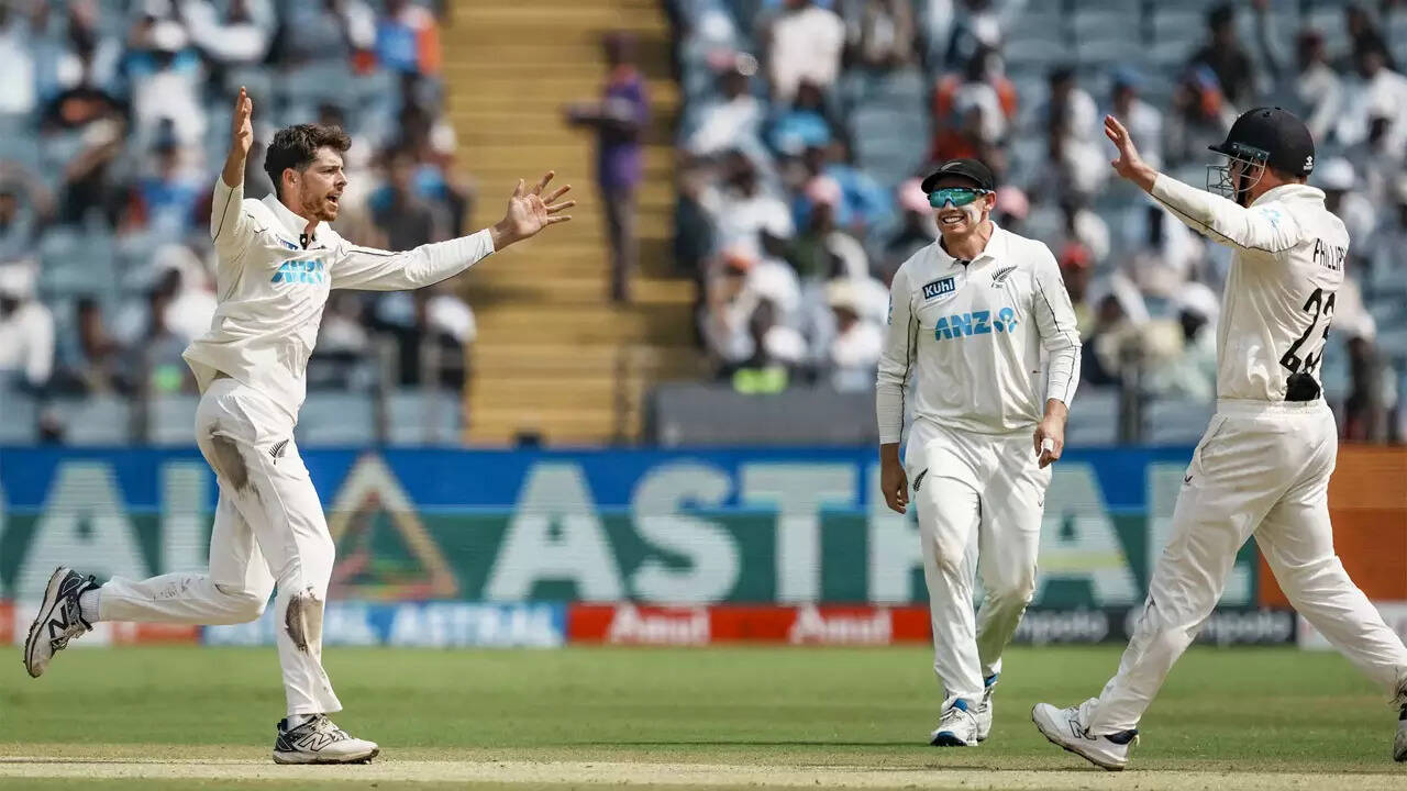 2nd Test Live: India in tatters at Lunch as Kiwi spinners run riot