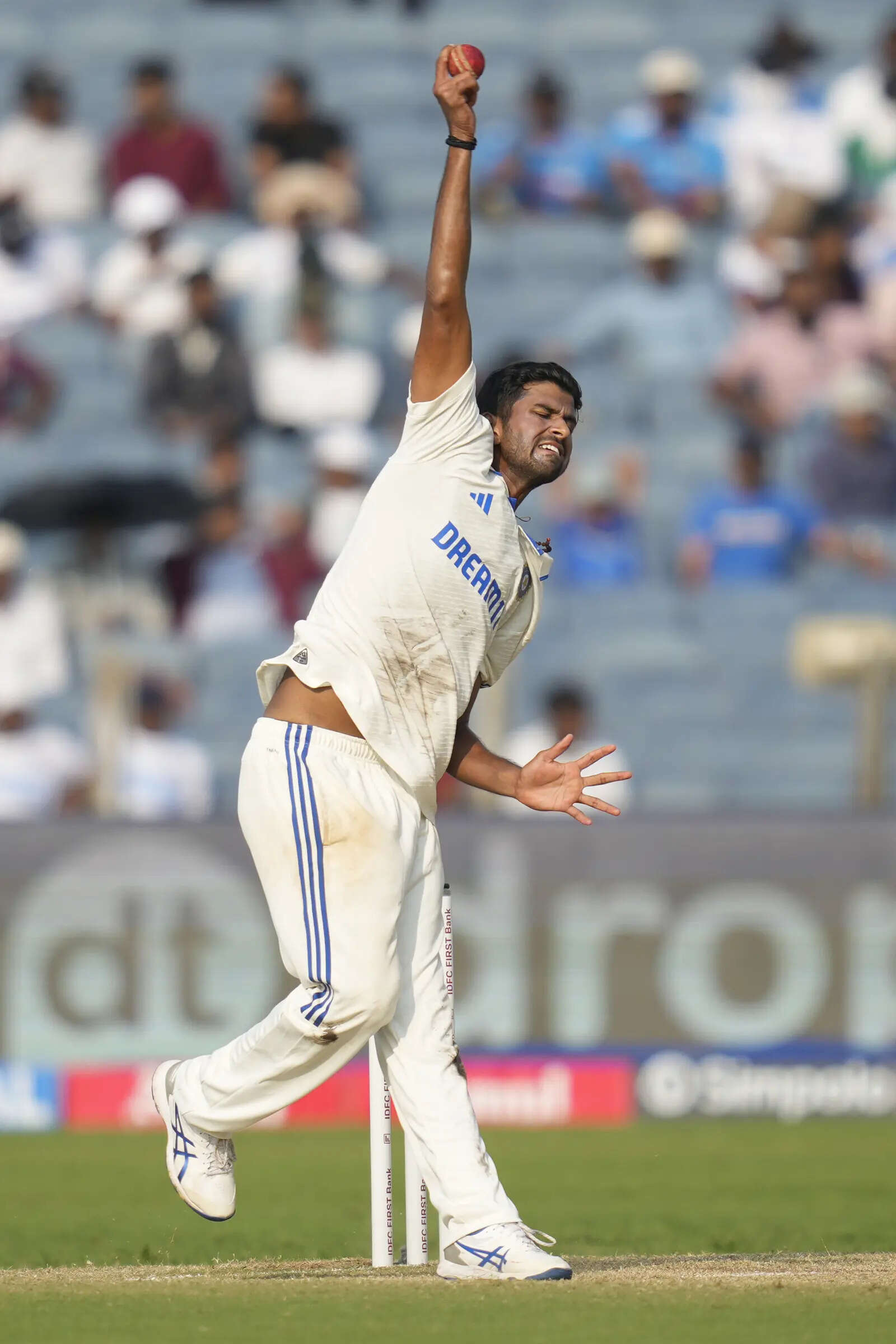 2nd Test Live: New Zealand close day with 301 run lead