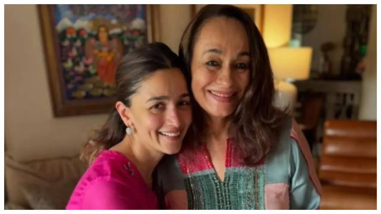 Alia wishes mom Soni on her b'day; Neetu sends love
