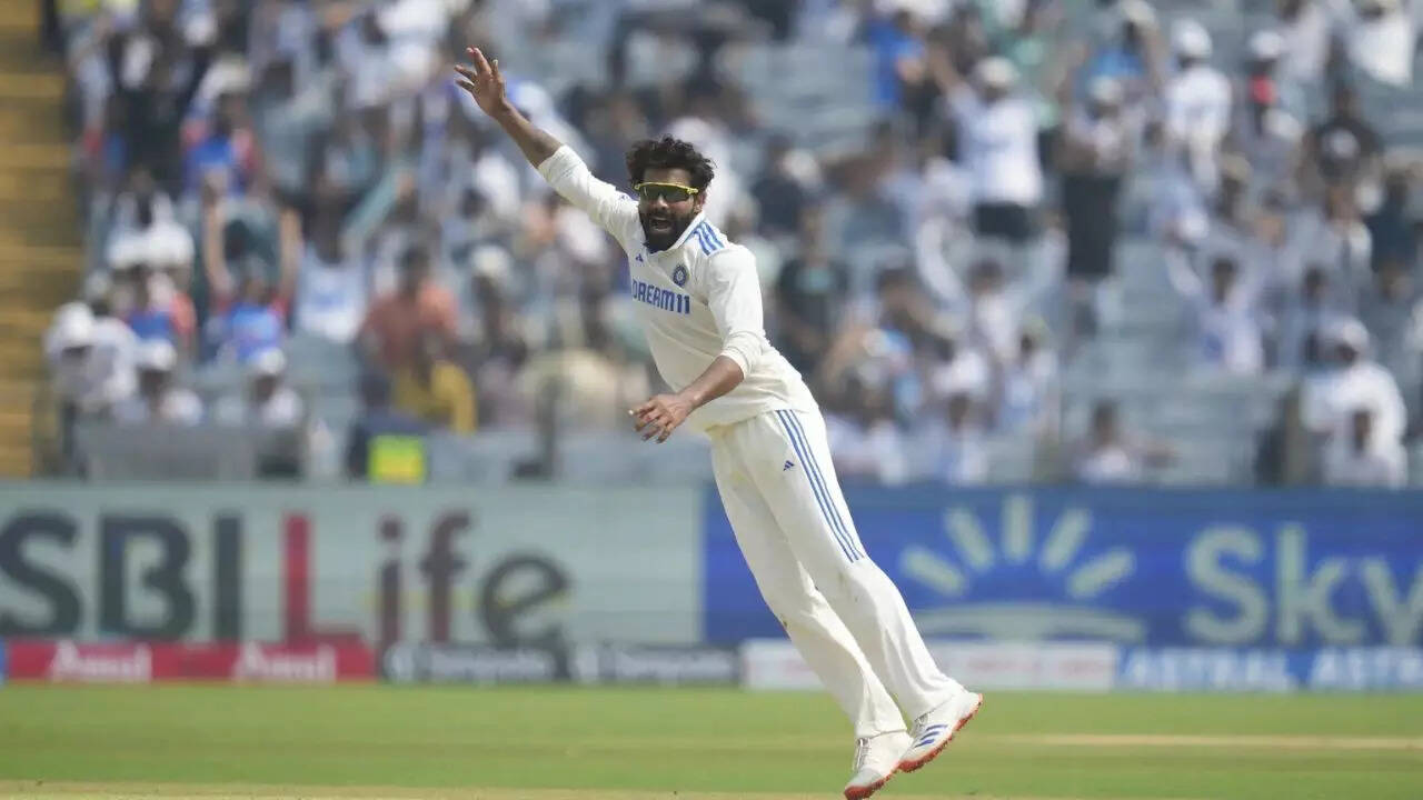 WATCH: Jadeja stuns everyone with a run-out out of nowhere