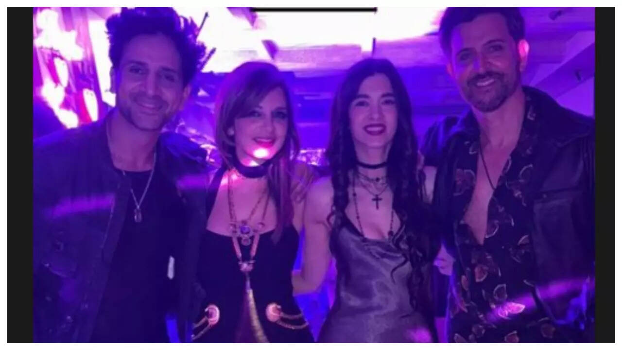 UNSEEN PIC of Hrithik, Arslan from Sussanne's party