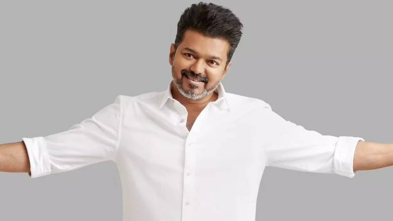 Celebs extend wishes for Vijay on his political entry