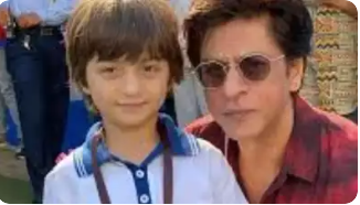 SRK and son AbRam spotted at Dubai airport -Video