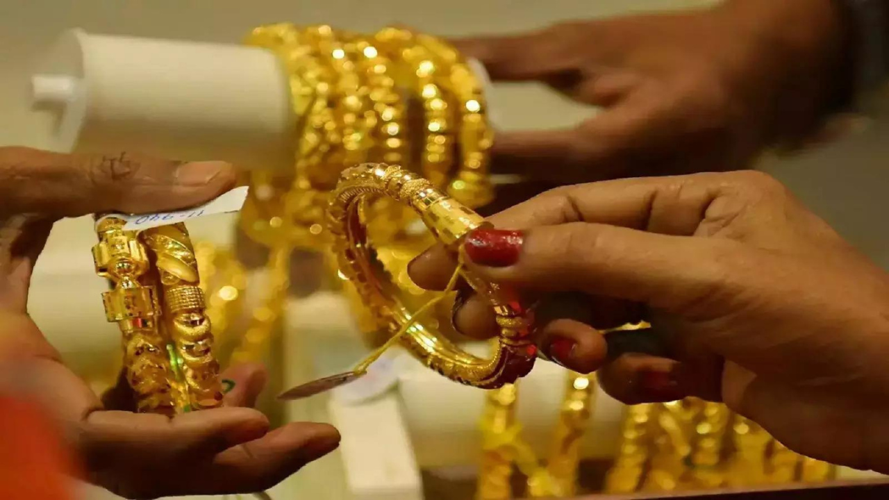 The Headlines – Will high gold price play spoilsport on Dhanteras?