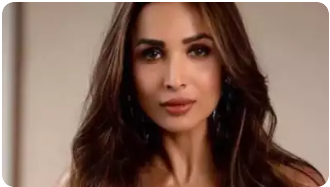 Amidst Arjun confirming breakup, Malaika spotted at airport