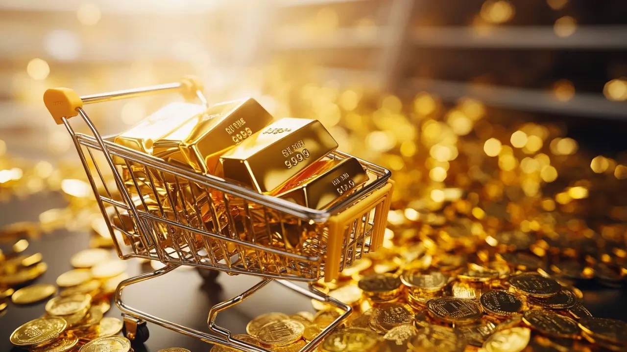 The Headlines – Dhanteras 2024: Is gold still the best choice for those looking to make a wise financial gift?