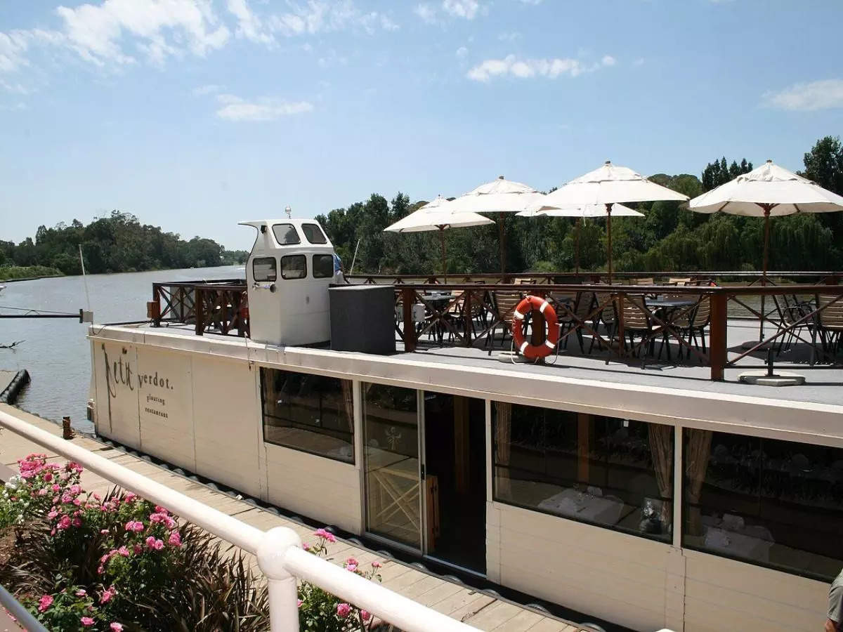 10 interesting things to know about Andhra Pradesh's first floating restaurant