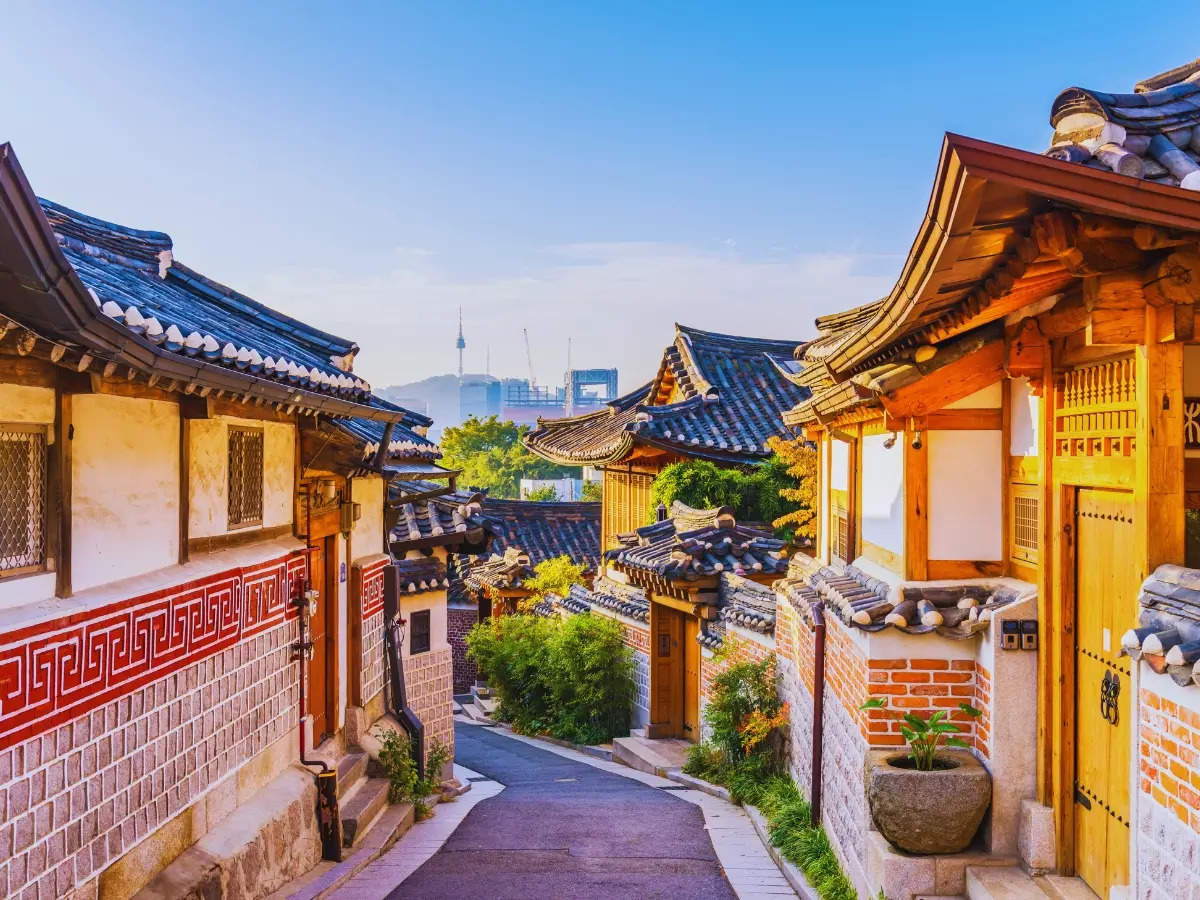 Seoul’s historic Bukchon Hanok village to implement tourist curfew amid overtourism concerns