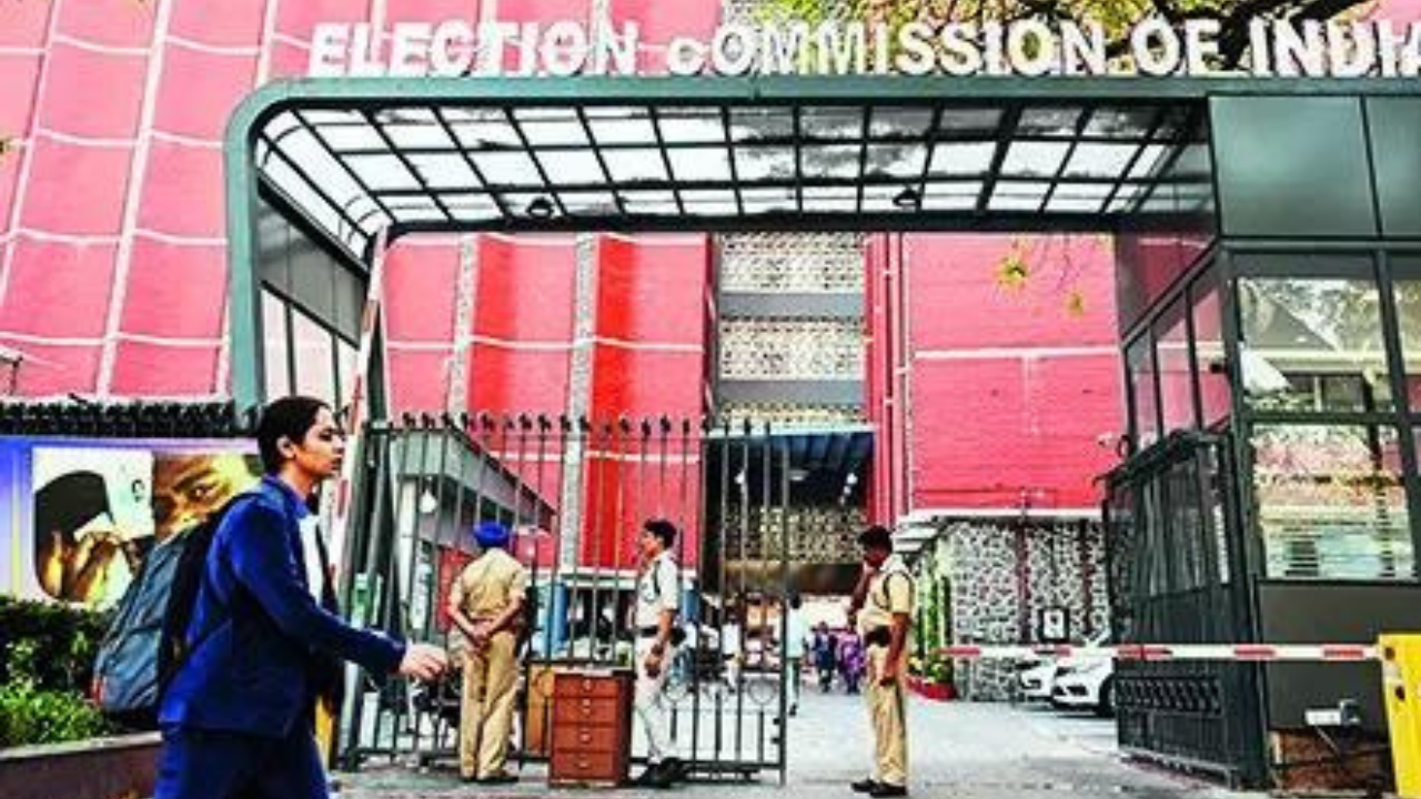 &lsquo;Frivolous doubts&rsquo;: EC hits out at Congress on Haryana EVMs