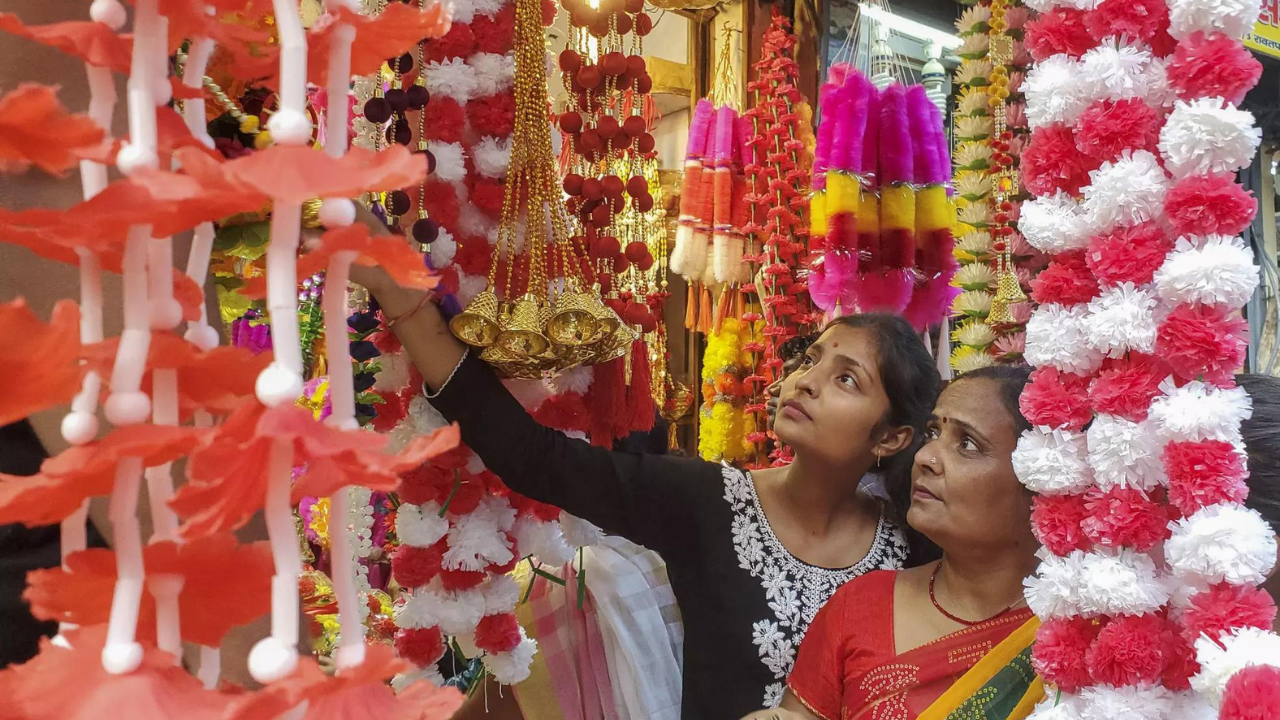 The Headlines – Dhanteras boosts consumer sentiment ahead of Diwali