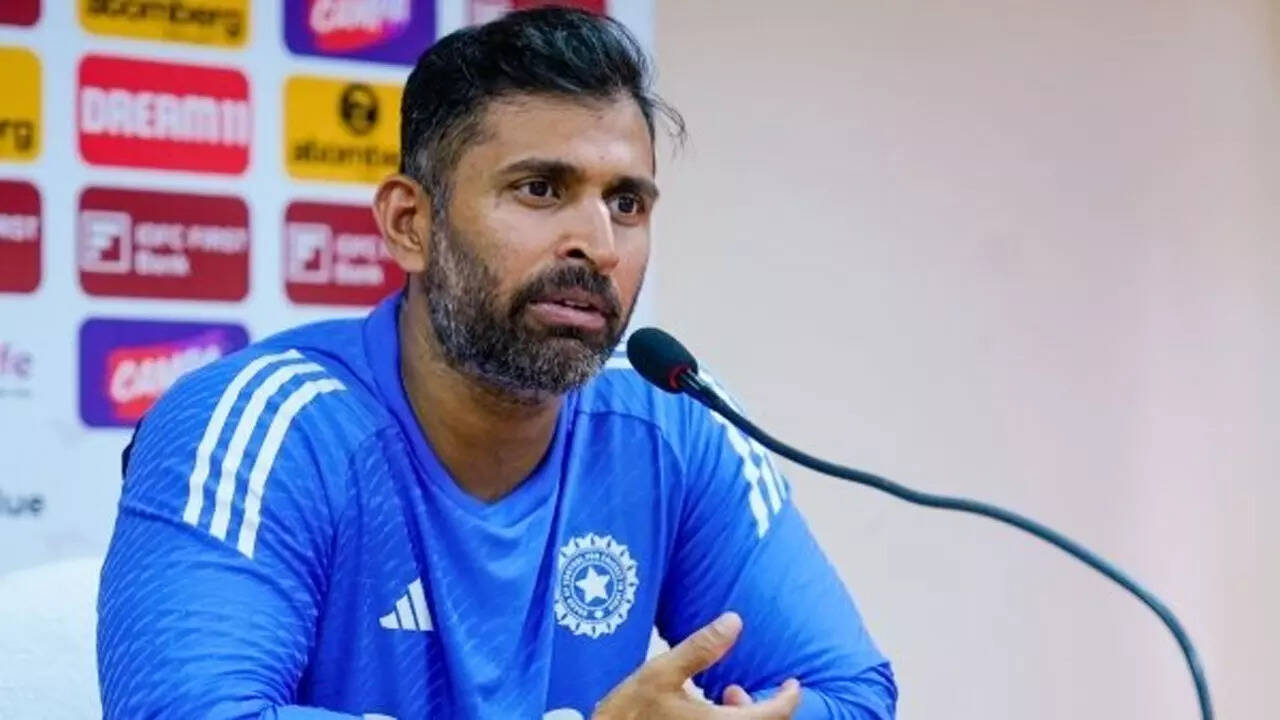 'I wish we could curate pitches, but...': Nayar ahead of final NZ Test