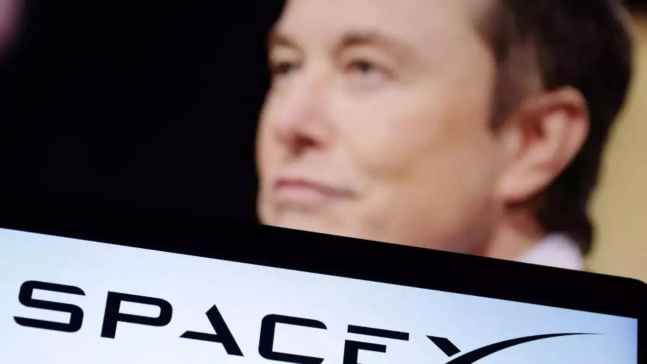 SpaceX gets into spy game