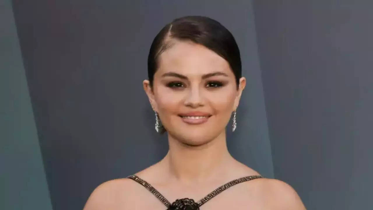 Indian man requests Selena Gomez to say ‘Jai Shree Ram’; see her response