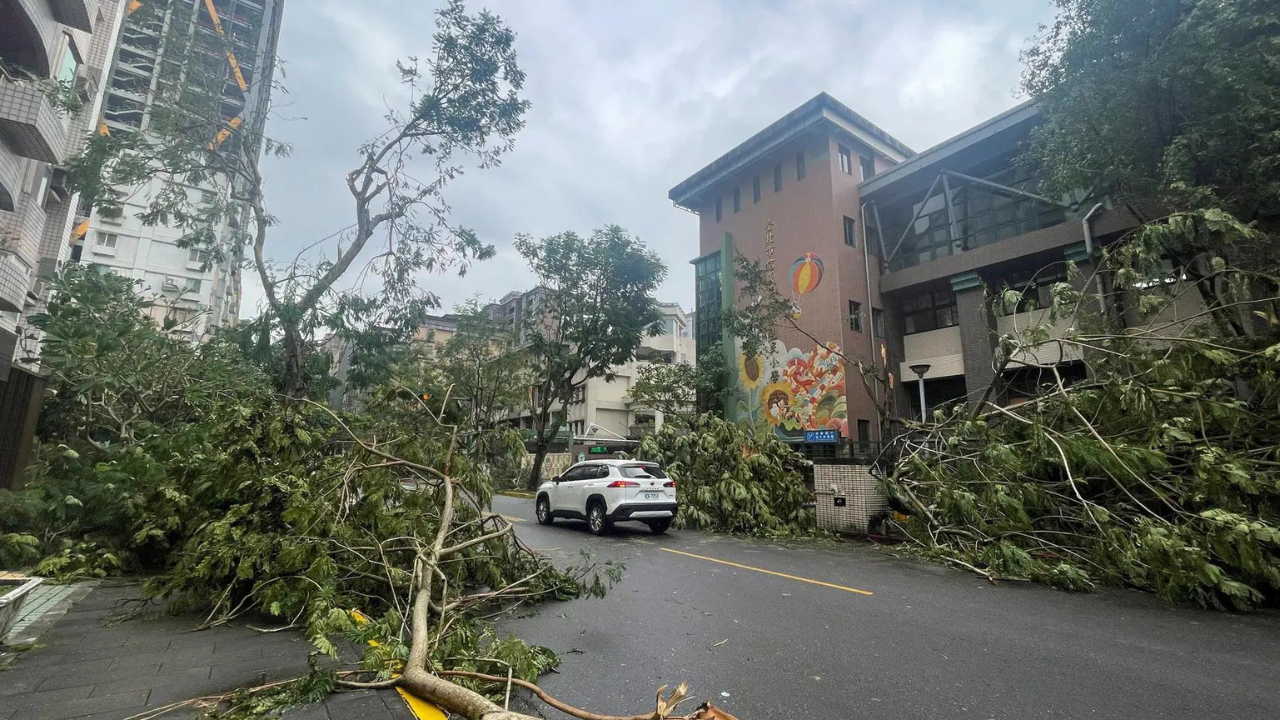 Tropical storm Kong-rey moves toward China’s coast after sweeping Taiwan