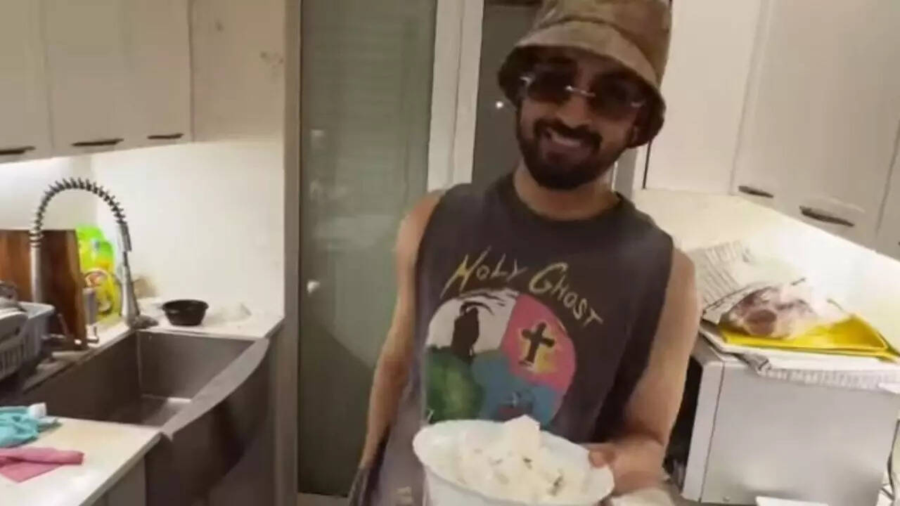 Diljit wishes fans a happy Diwali makes Kadhai Paneer