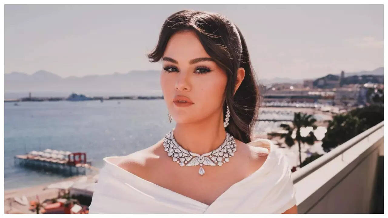 Selena reacts to a fan's request to chant 'Jai Shri Ram'