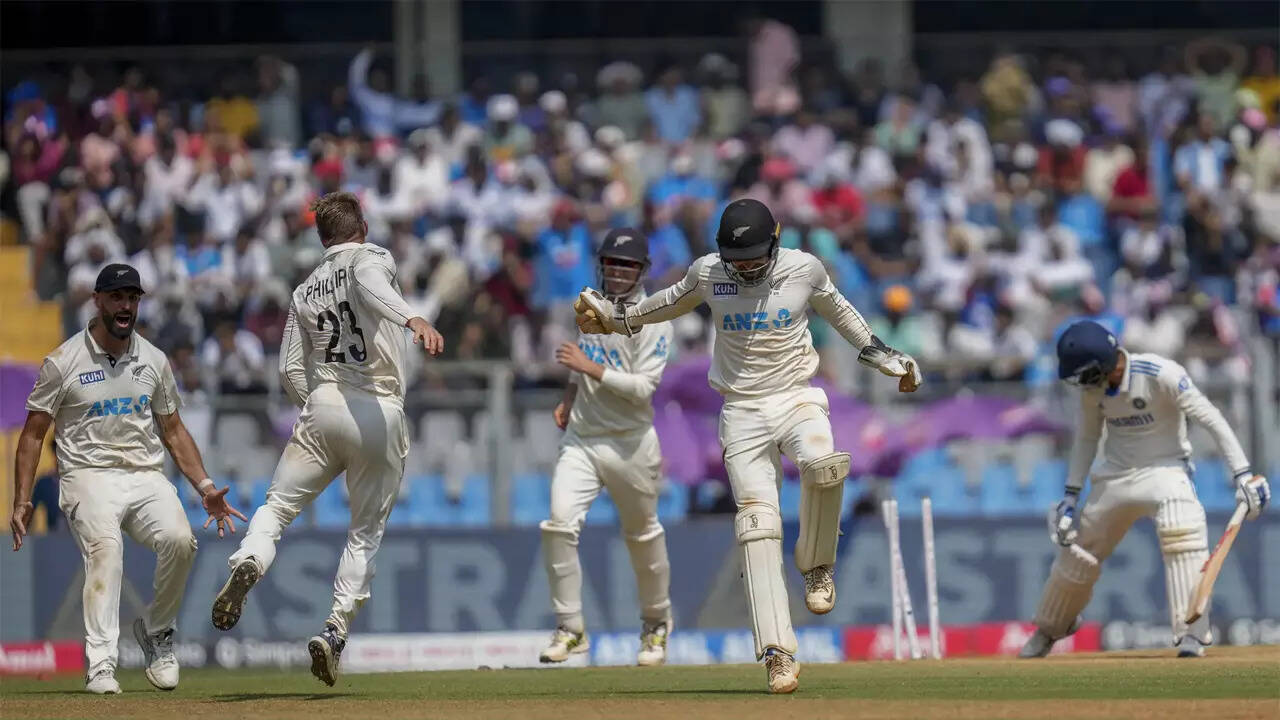 3rd Test Live: Pant hits fifty; India 92/6 at lunch, need 55 more to win