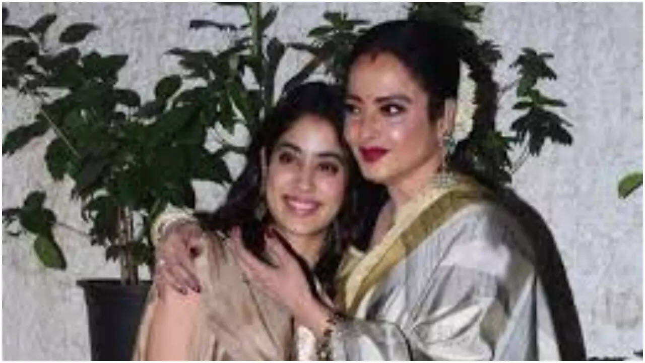 Times when Rekha showered love on Janhvi Kapoor