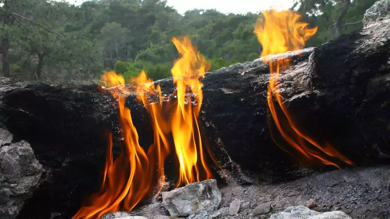 Turkey's Yanartaş: The burning mountain that never goes out of flames