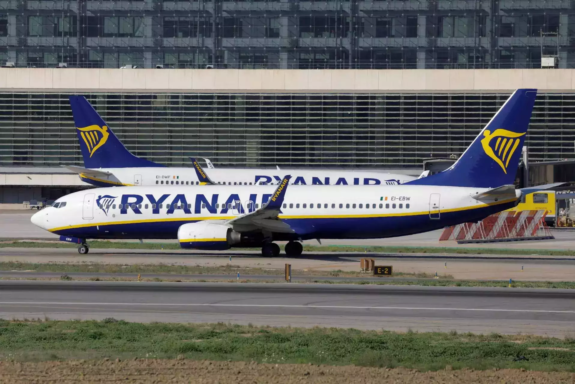 Ryanair profit falls, growth hit by Boeing delays