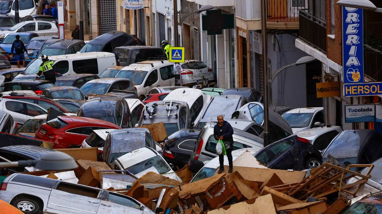 Why the streets of Spain are looking like an apocalypse?