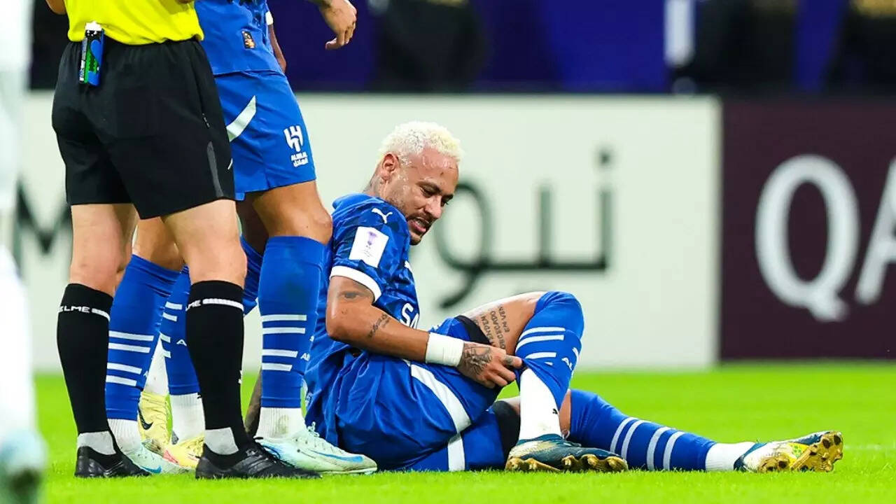 Neymar injured in second game back after ACL tear