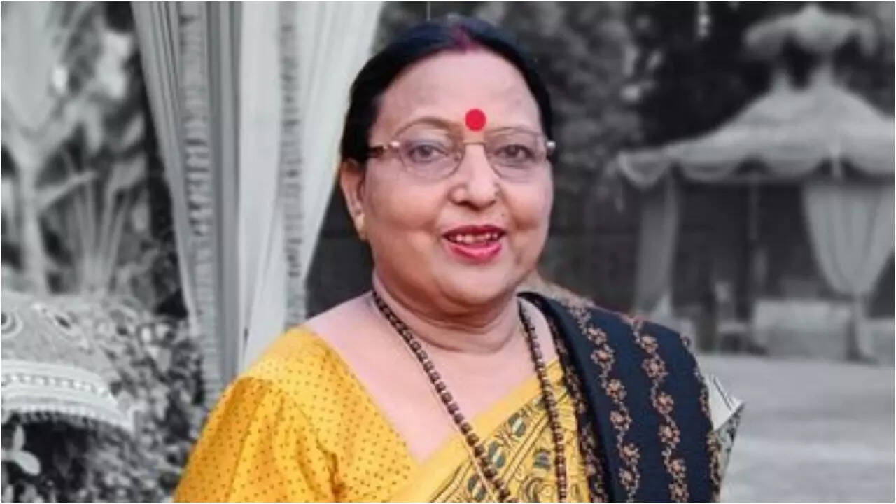 Famed singer Sharda Sinha battles for life