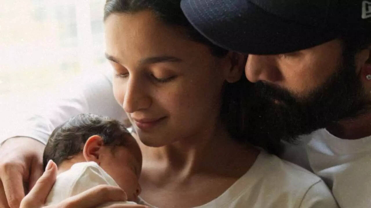 Alia shares unseen pic of Raha with Ranbir Kapoor