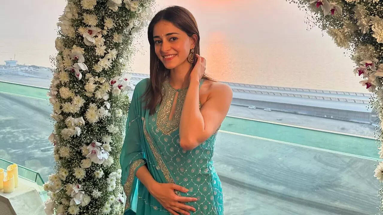 Ananya rewears mom's 21-yr-old suit as a tribute to Rohit Bal