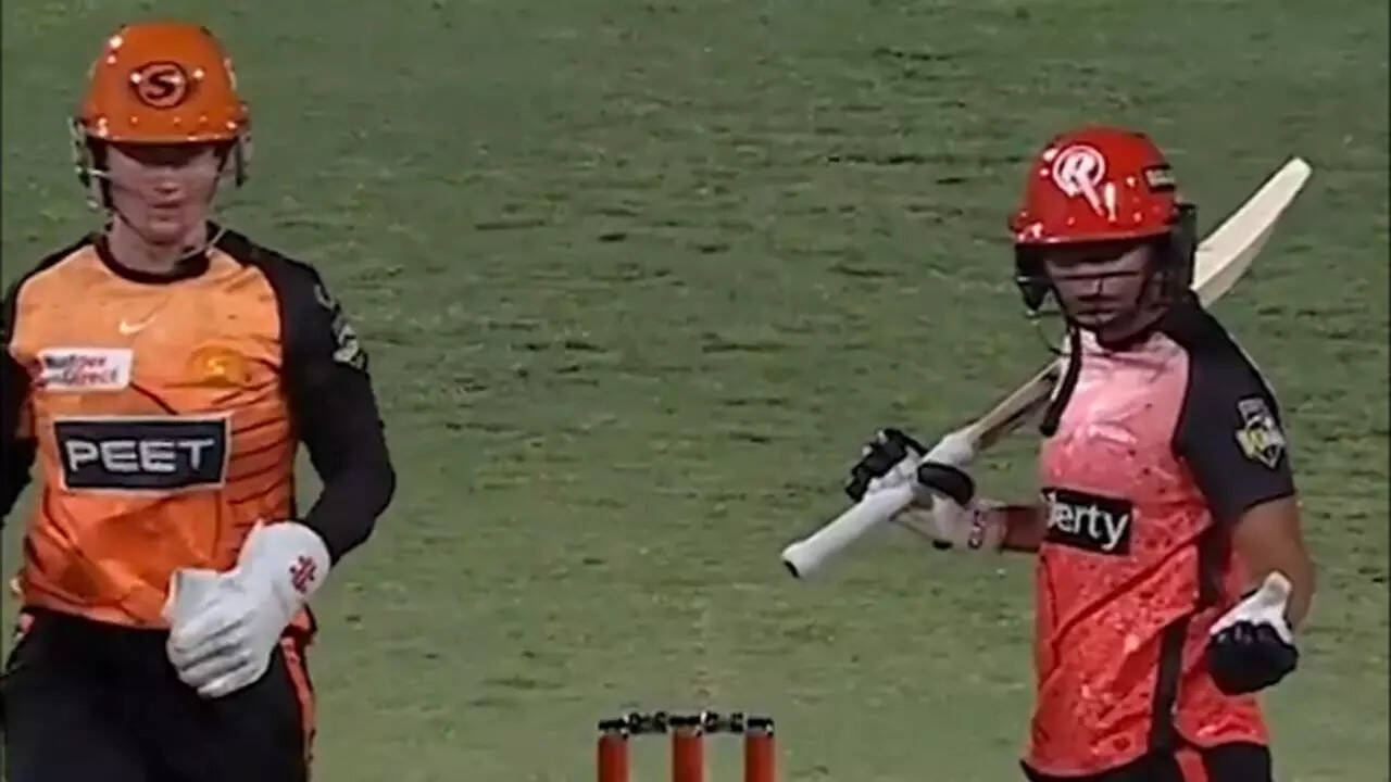 'Harmanpreet scares me': Mooney's quip amid on-field 'argy-bargy'. Watch