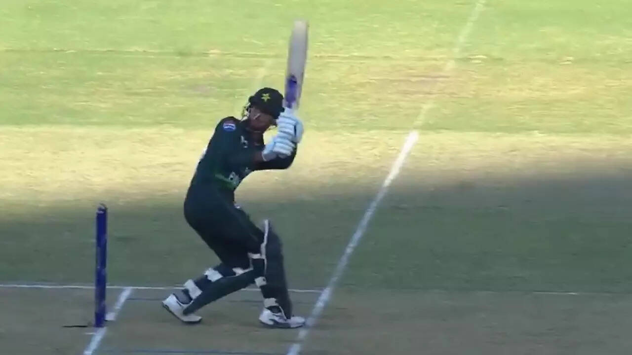 Pakistan's Saim Ayub breaks the internet with Yuvraj-like six - Watch