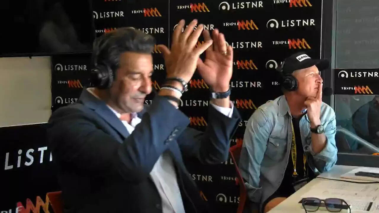 Watch: Afridi drops catch moments after Akram trolls Pakistan's fielding on-air