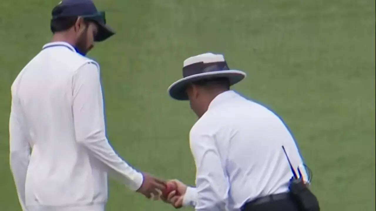 India 'A' unhappy with the ball again in 2nd unofficial Test? - Watch