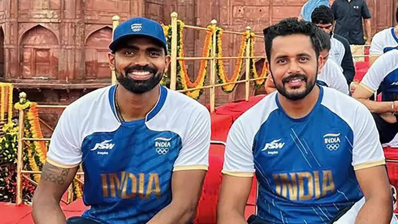 Harmanpreet wins Player of the Year, Sreejesh Goalkeeper of the Year