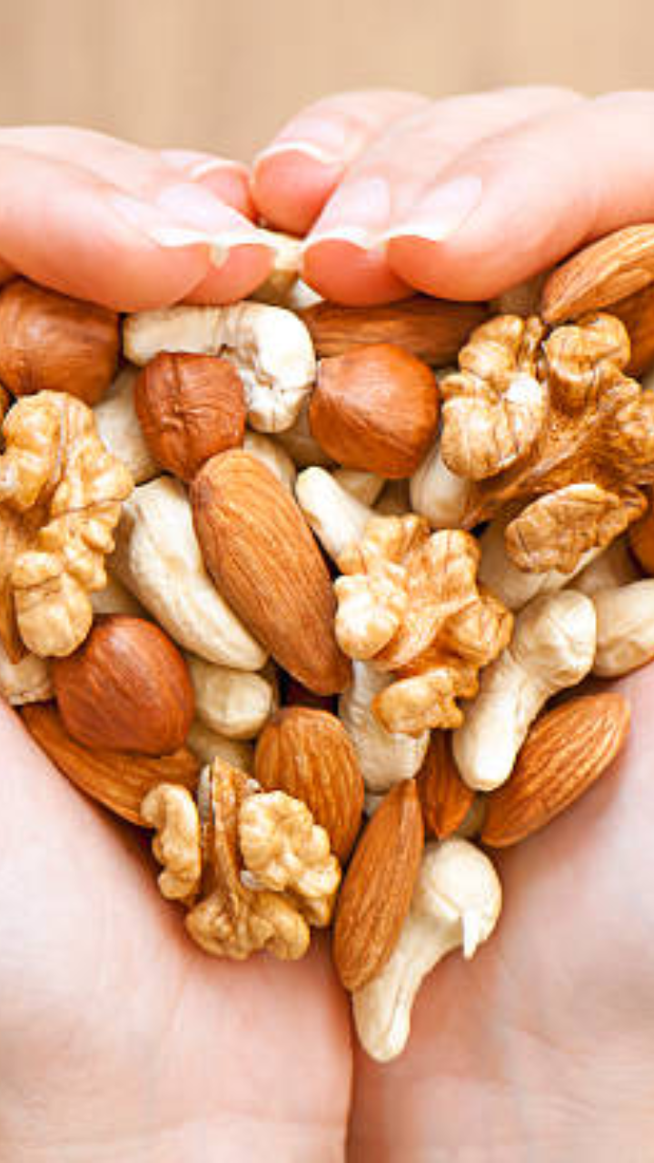 9 nuts that are rich in protein