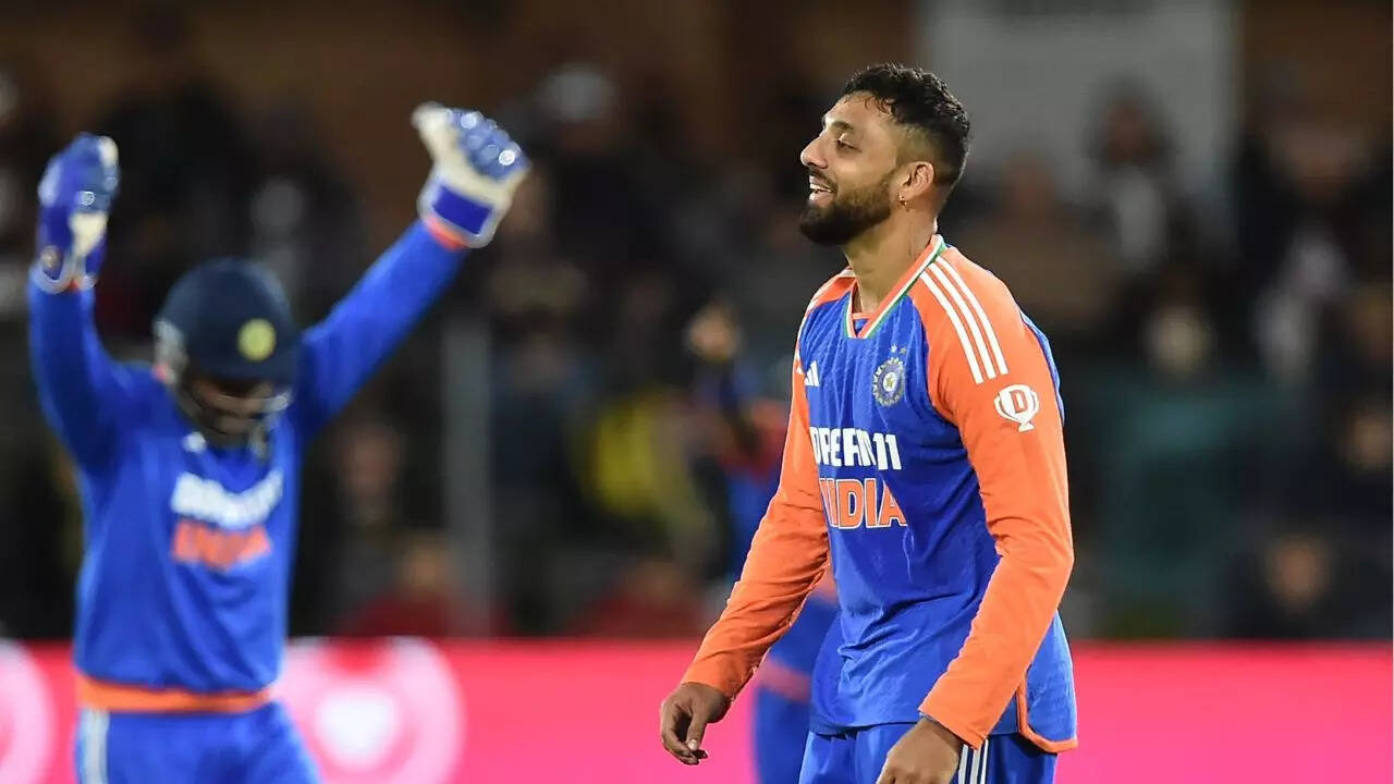 Chakravarthy bags huge record with five-wicket haul against SA