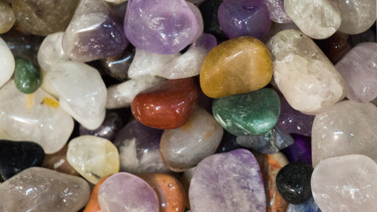 What Are Gemstone Grids? How to Arrange Crystals for Manifestation and Healing – Times of India