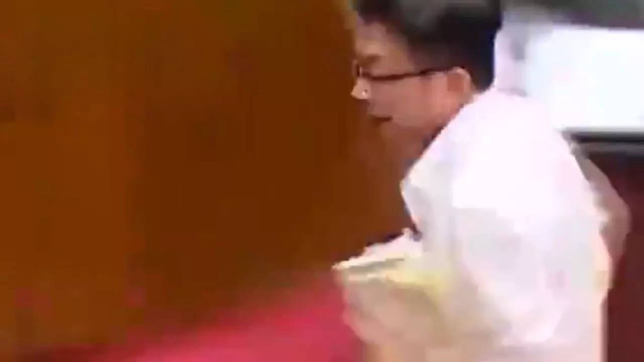 Watch: When Taiwan MP stole a bill and ran away