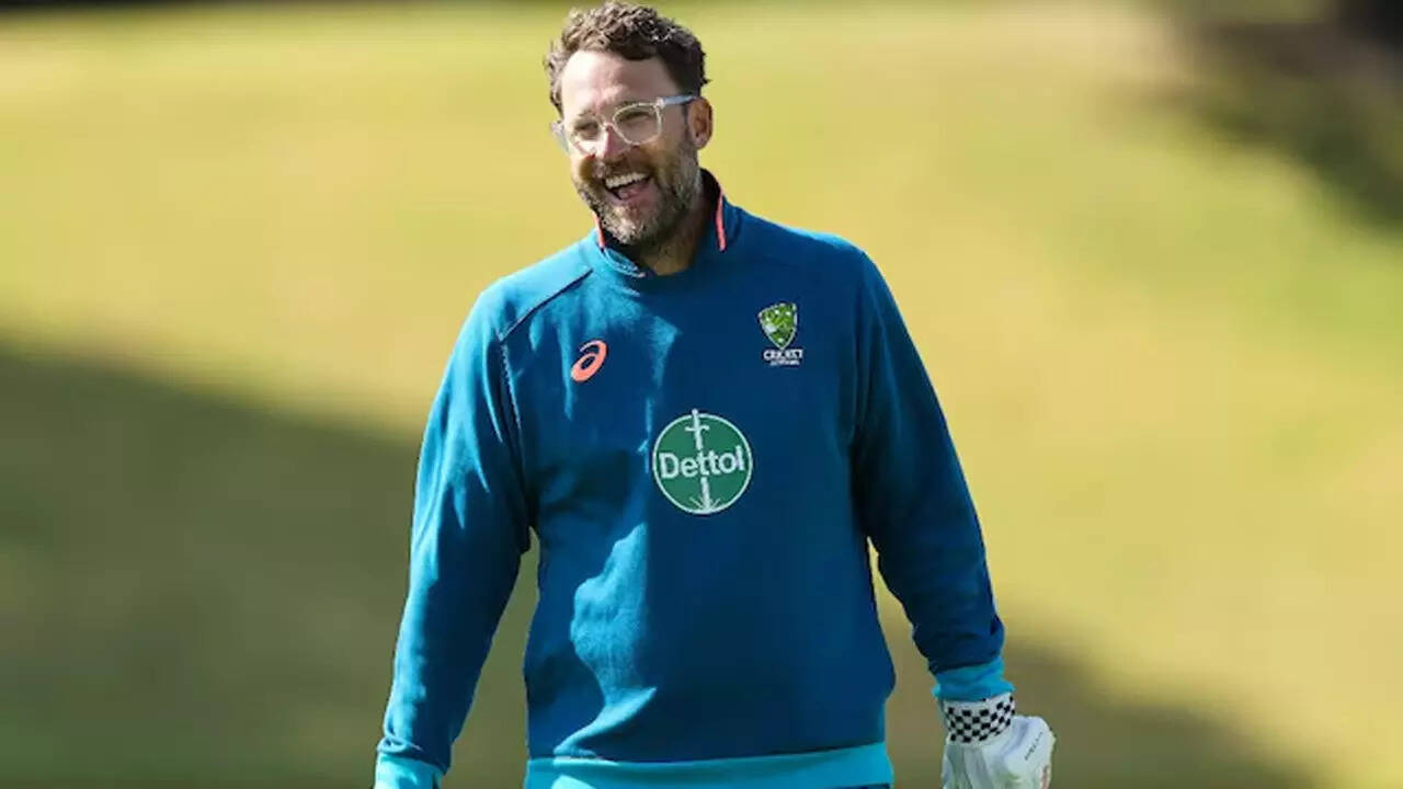 Australia's assistant coach Vettori to miss Perth Test for IPL auction?