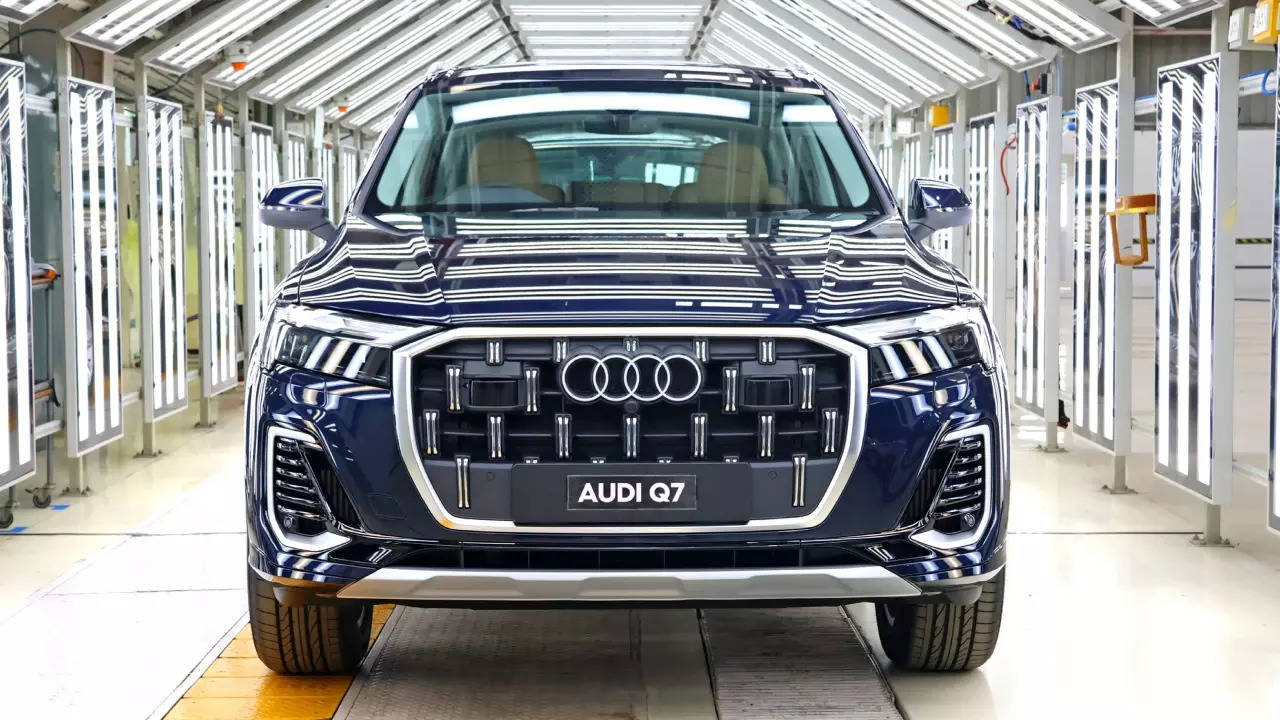 Audi commences bookings for 2024 Q7 at Rs 2 lakh, launch on 28 Nov: Details – Times of India