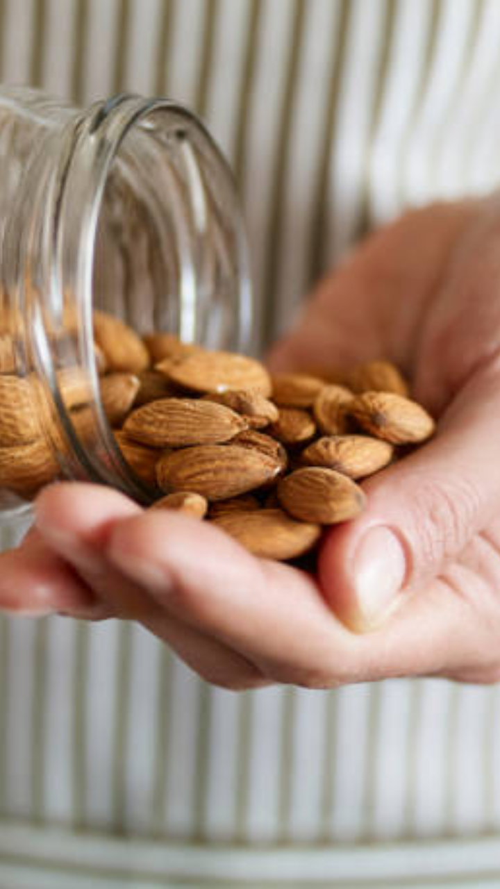 ​9 reasons to start the day by eating a handful of soaked almonds​