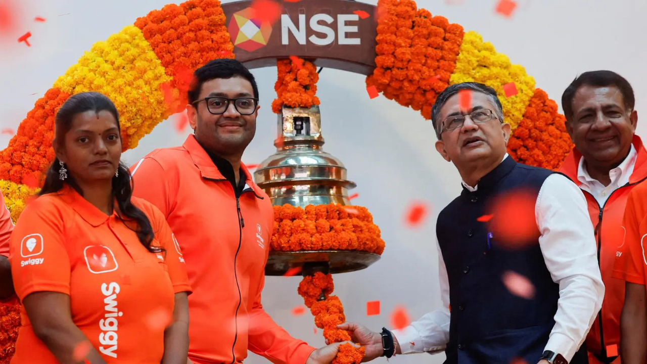 The Headlines – ‘IPO delivered’: Swiggy honours ‘delivery heroes’ as it makes stock market debut