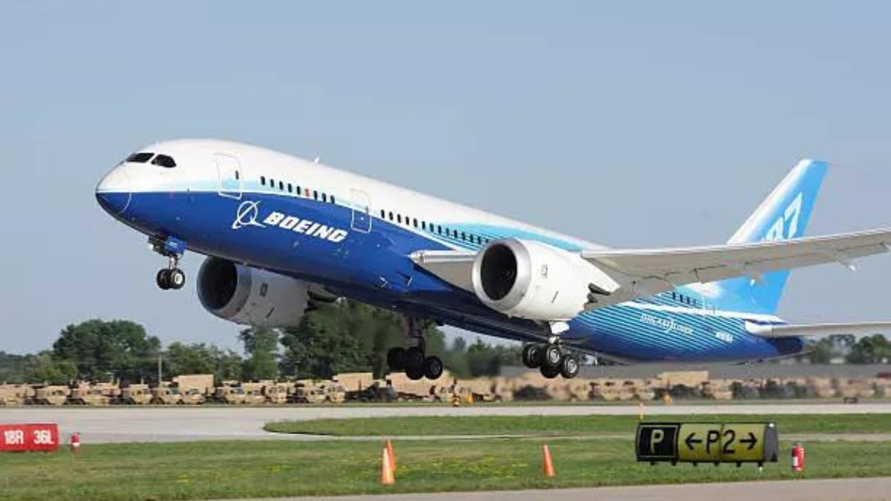 Boeing starts issuing layoff notices