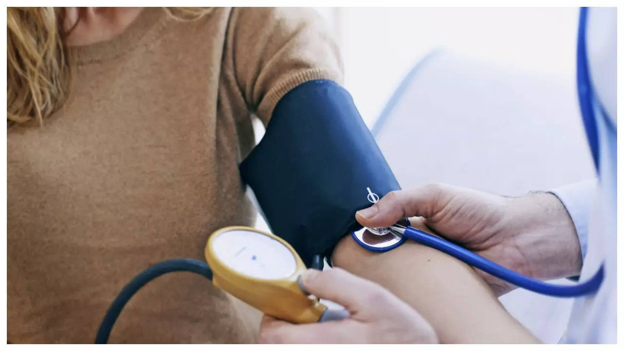 Common mistakes we make while measuring blood pressure at home