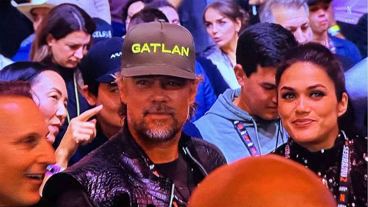 Celebrities light up ringside at Tyson vs Paul fight - Watch