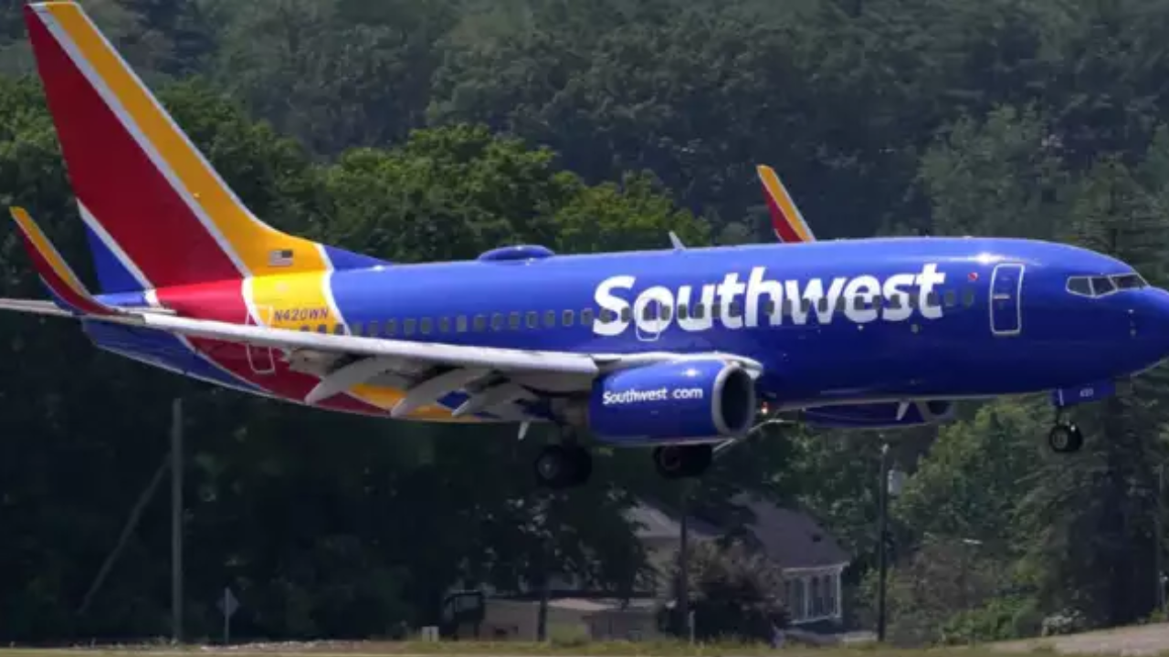 Southwest Airlines plane hit by bullet at Dallas airport