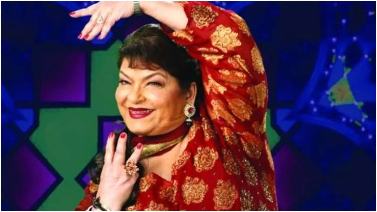 Aditya Chopra almost fired Saroj Khan from DDLJ