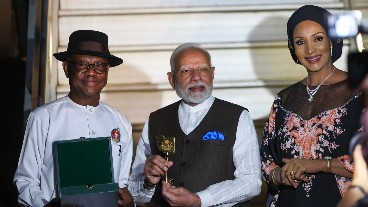 PM Modi arrives in Nigeria’s capital Abuja, receives grand welcome