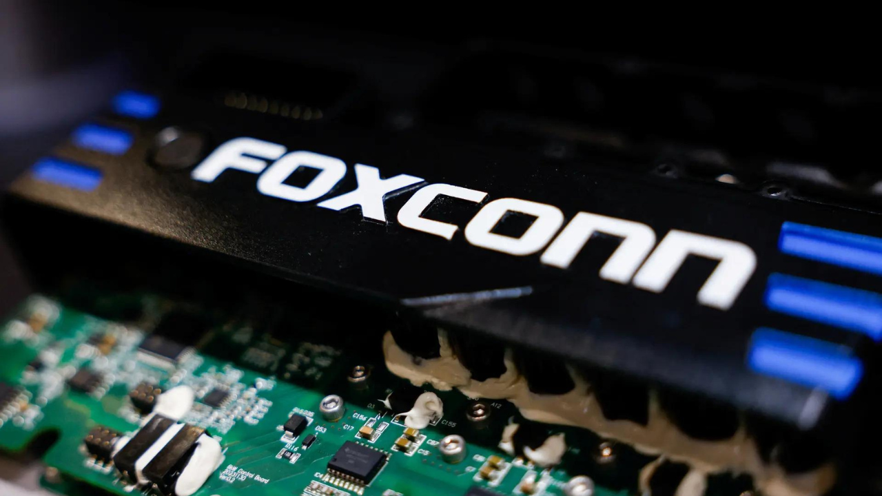 Foxconn asks recruiters to remove marital status, age details from iphone job ads